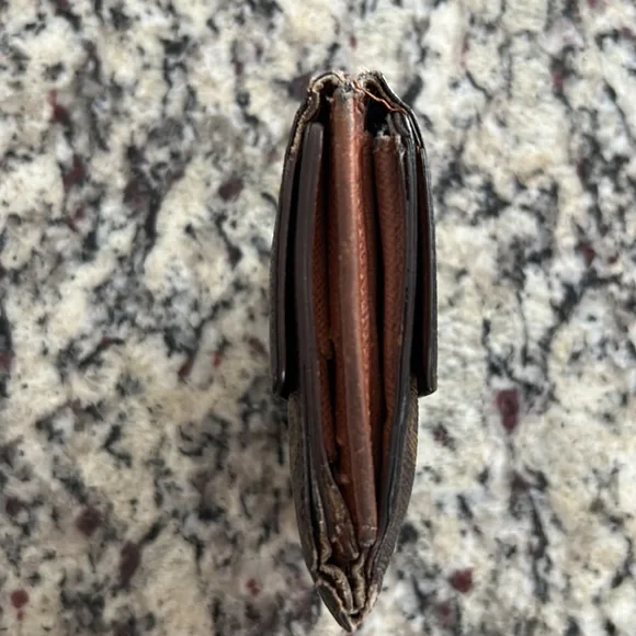 Louis Vuitton Dual Snap Wallet - Picture 4 of 13